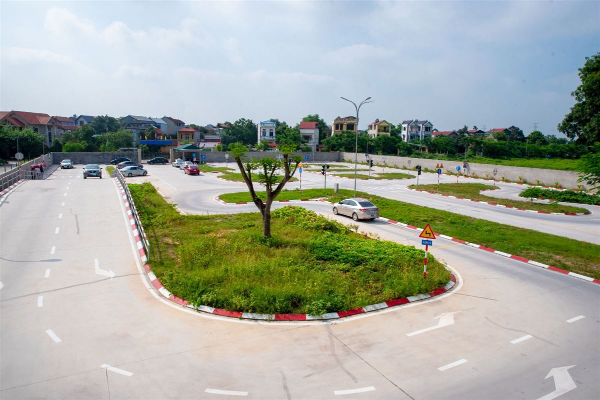 Sân tập sa hình ô tô hạng B nhìn từ trên cao